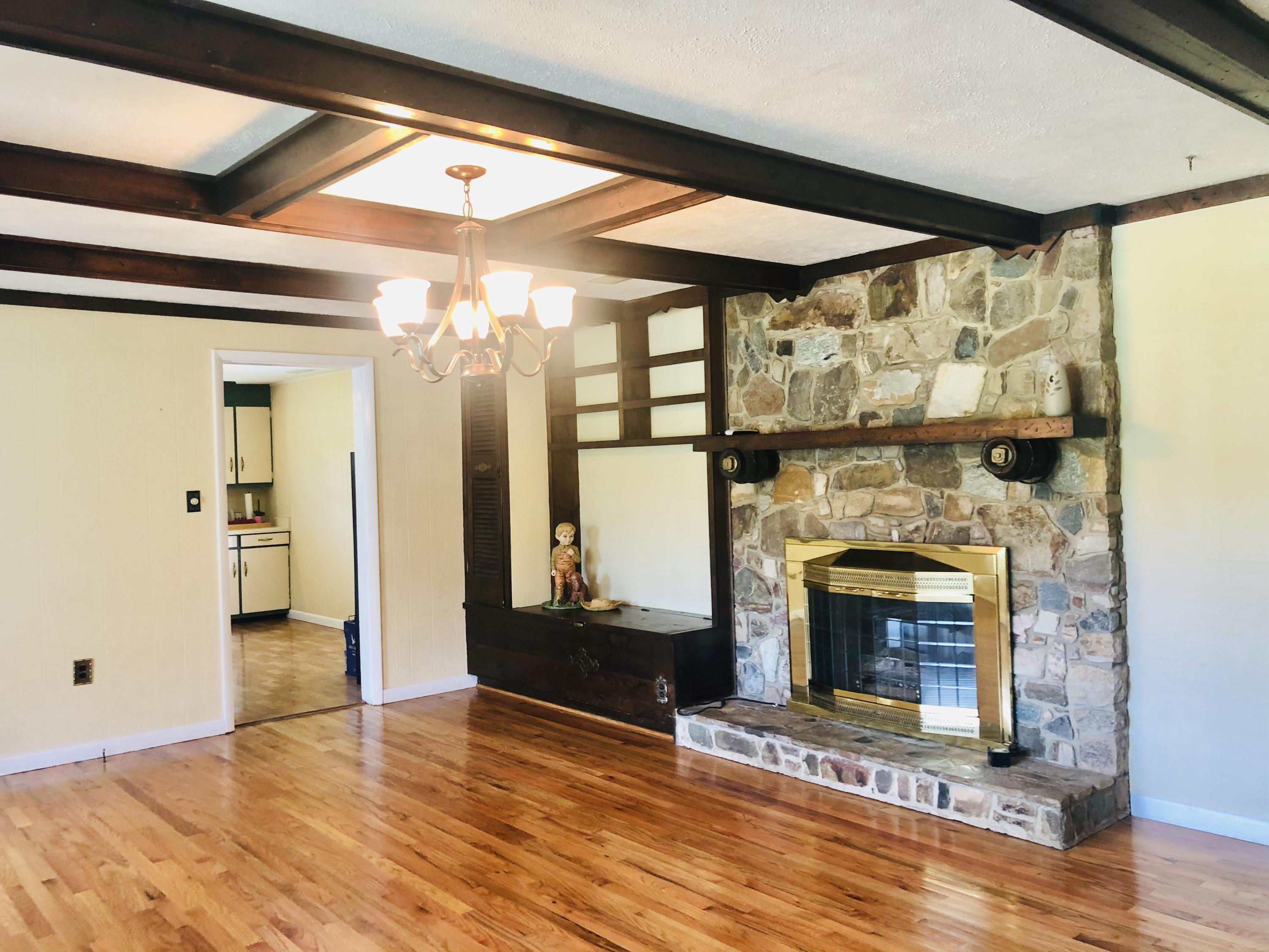 126 Mill Pond Road Elizabethton, TN 37643 - Photo 6 of 39 E3335A21-5D02-4046-8D9C-4424551EF339