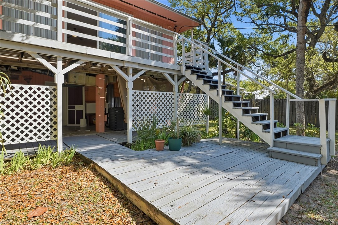 1951 West Shell Lane Vero Beach, FL 32963 - Photo 26 of 35 a view of a park with a large tree