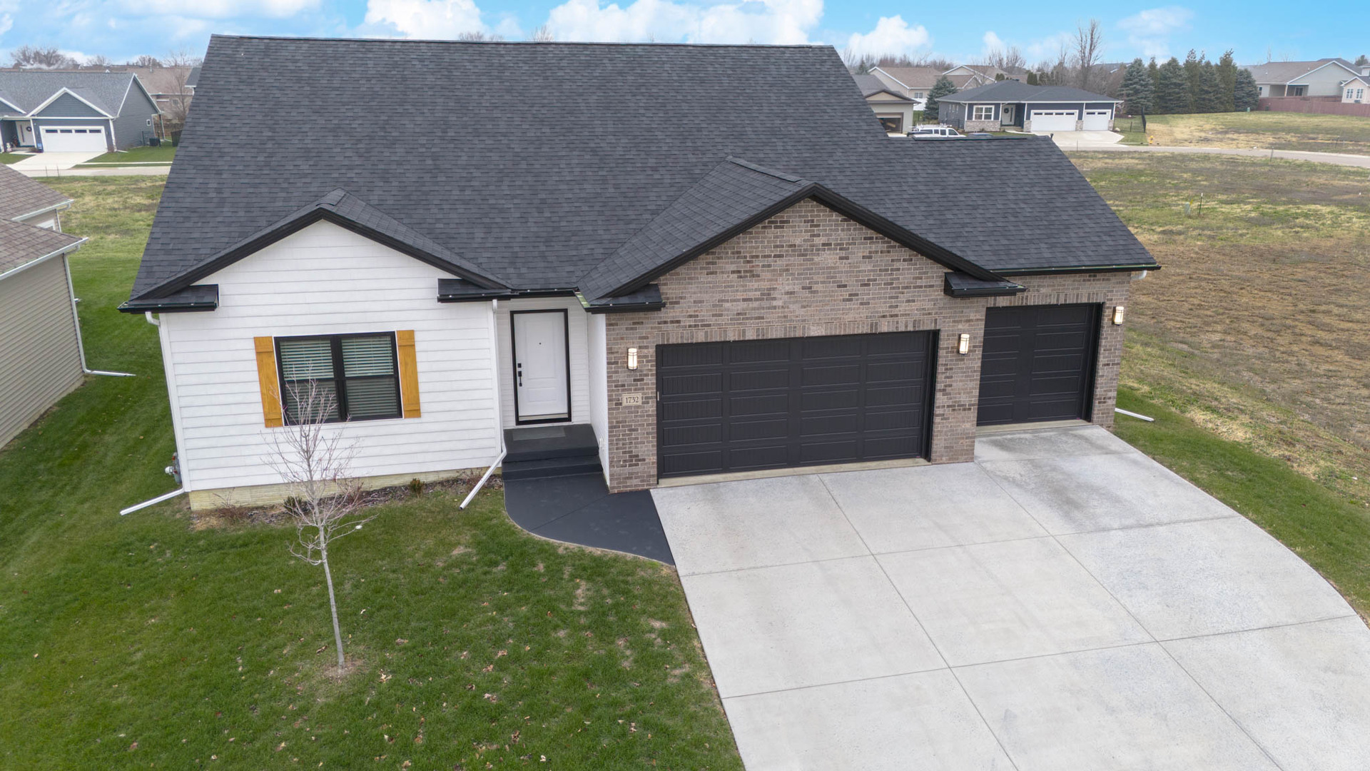 1732 Eide Road Bloomington, IL 61704 - Photo 43 of 51 Gallery Image 43