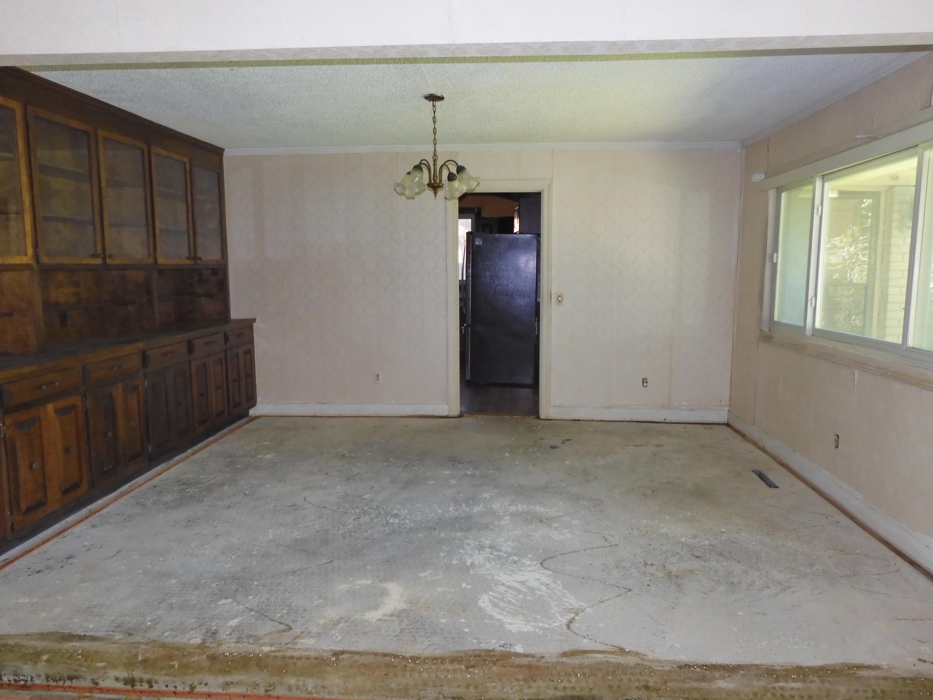 2800 Hodges Road Kinston, NC 28504 - Photo 6 of 23 DINING ROOM