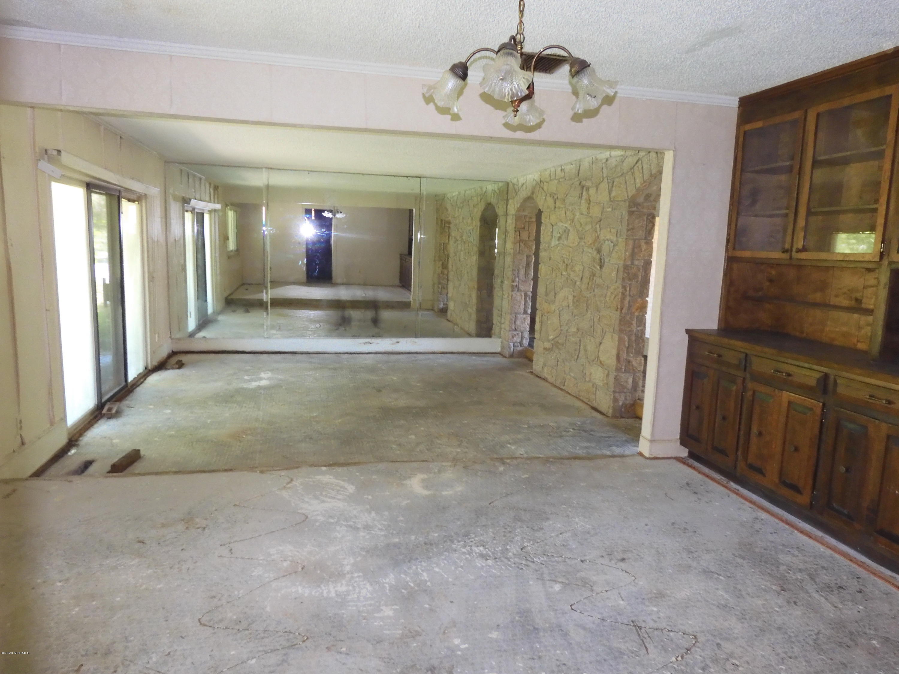 2800 Hodges Road Kinston, NC 28504 - Photo 7 of 23 DINING ROOM