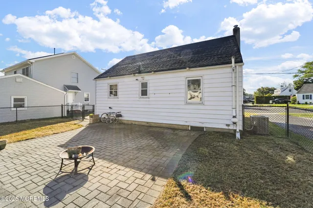 $535,000 | 14 Schiverea Avenue, Freehold, NJ 07728