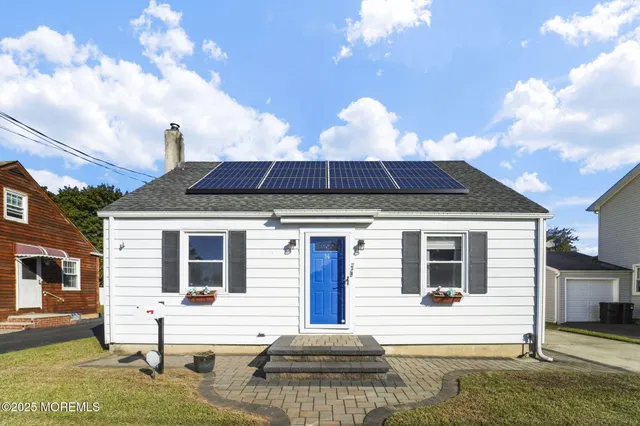 $535,000 | 14 Schiverea Avenue, Freehold, NJ 07728