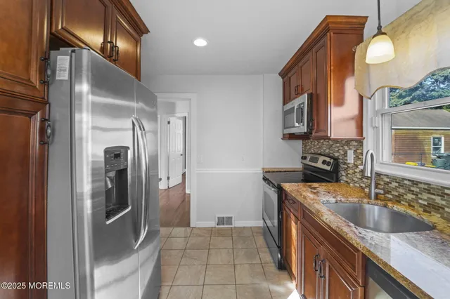 $535,000 | 14 Schiverea Avenue, Freehold, NJ 07728