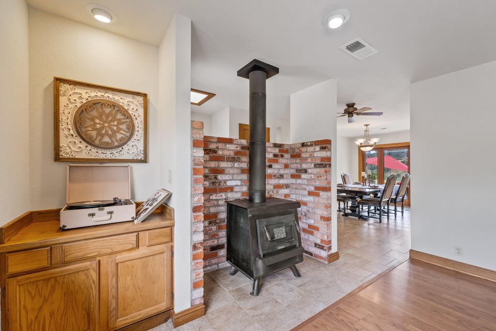 17529 Cross Road Salinas, CA 93907 - Photo 6 of 42 Gallery Image 6