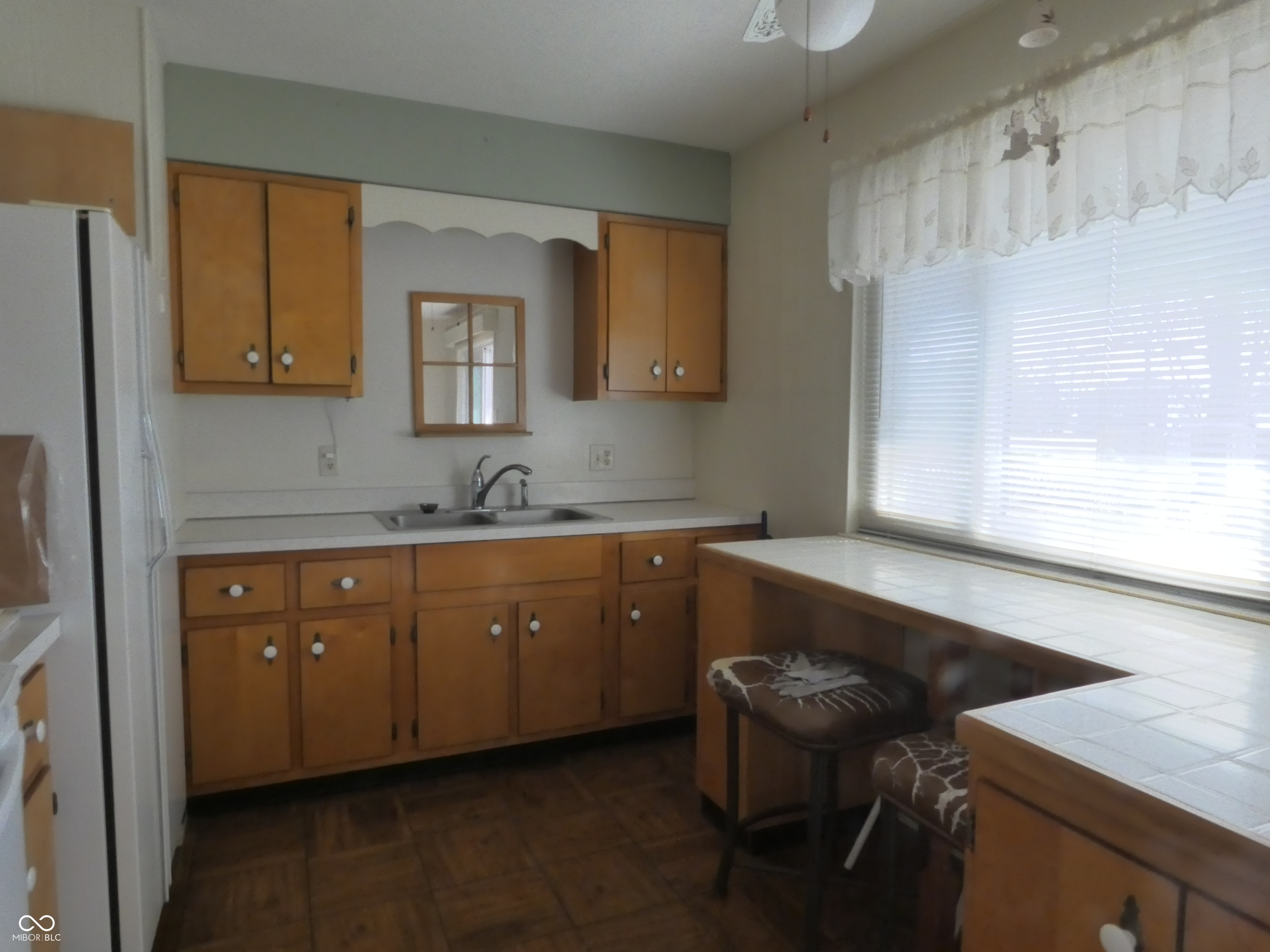 9395 Thompson Road Indianapolis, IN 46239 - Photo 6 of 13 Gallery Image 6