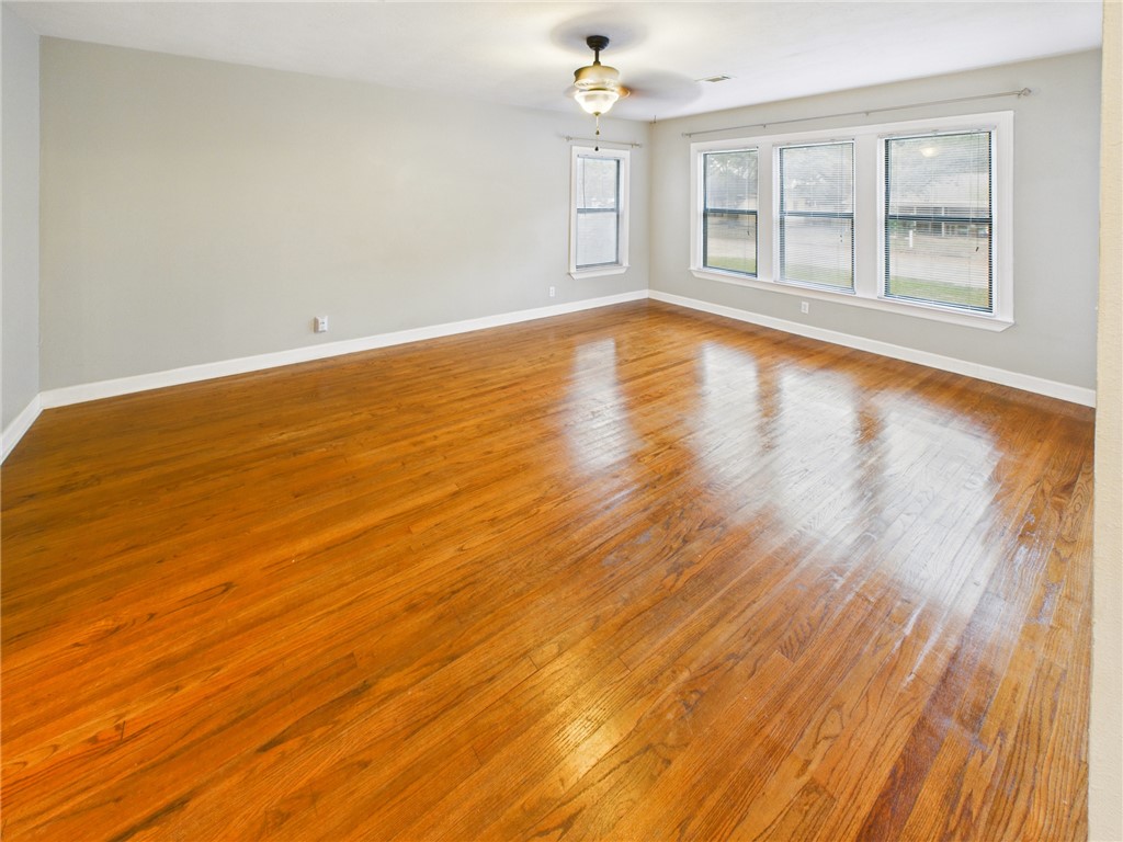 1206 East 30th Street Bryan, TX 77802 - Photo 5 of 32