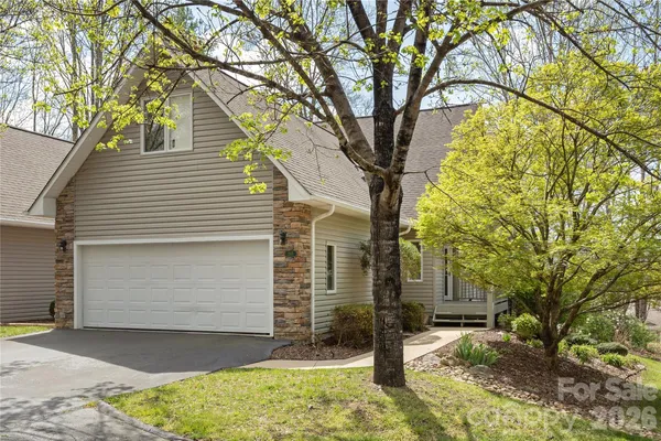 $629,000 | 2115 Cumming Woods Court, Hendersonville, NC 28739