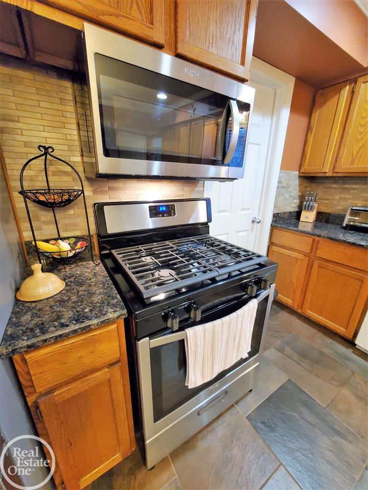 50710 Ryan Road Utica, MI 48317 - Photo 24 of 76