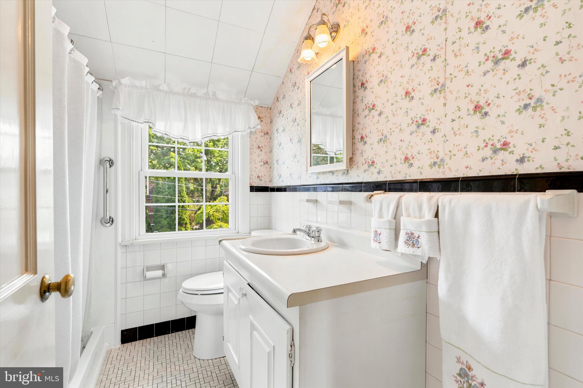 204 Flintlock Road Drexel Hill, PA 19026 - Photo 26 of 35