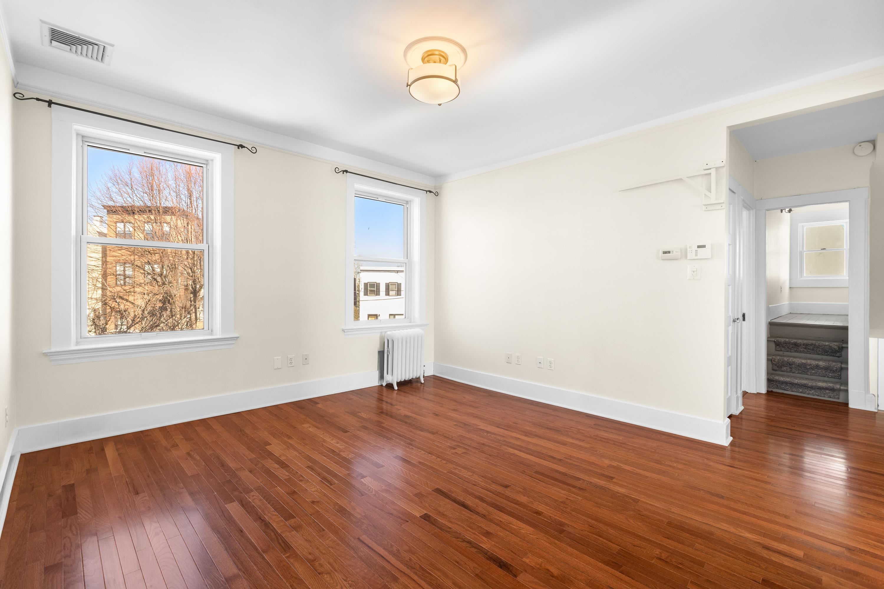 350 Mountain Road Union City, NJ 07087 - Photo 4 of 13