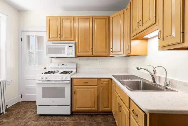 $3,875 | 350 Mountain Road, Union City, NJ 07087