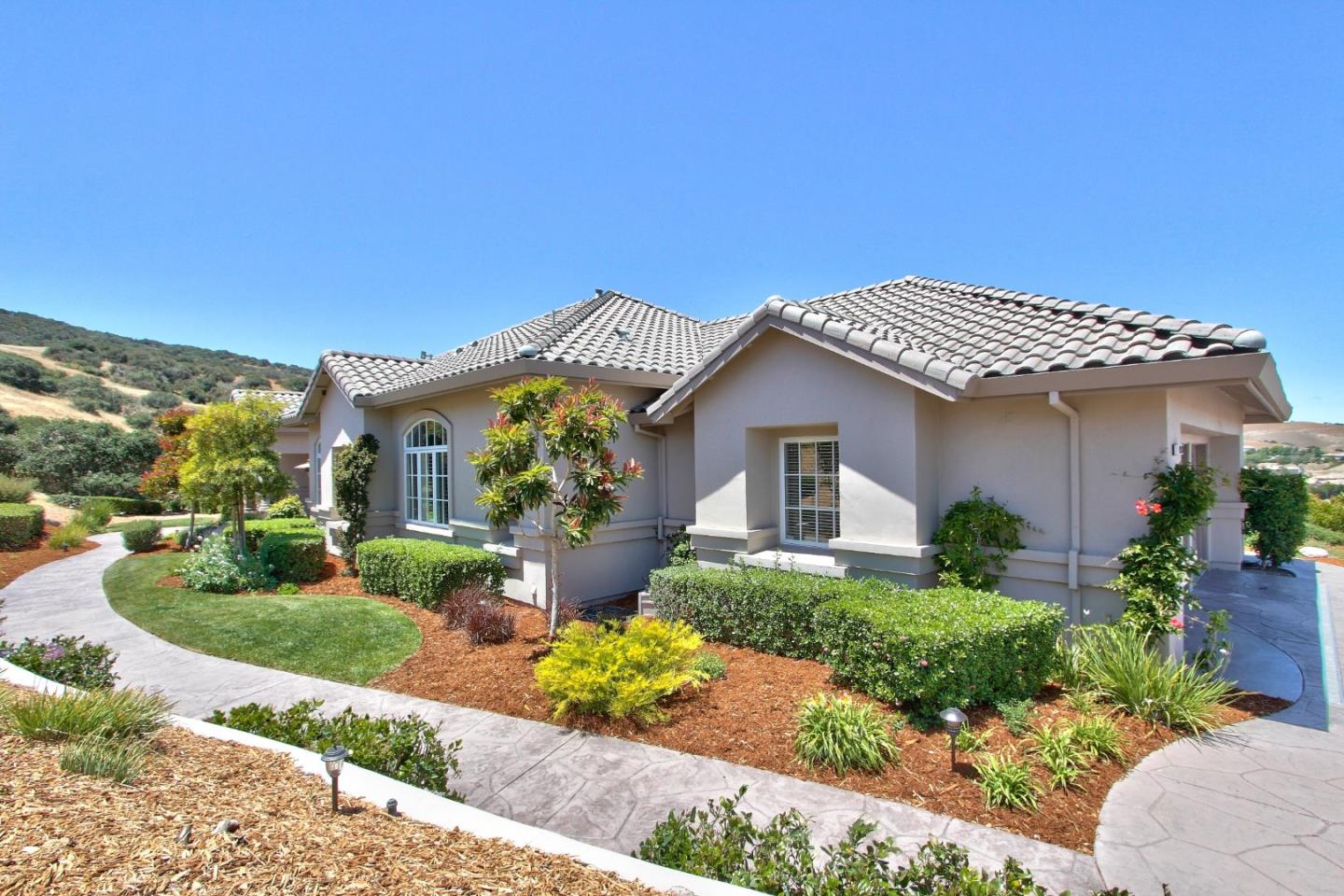 19823 Spring Ridge Terrace Salinas, CA 93908 - Photo 3 of 39 Gallery Image 3