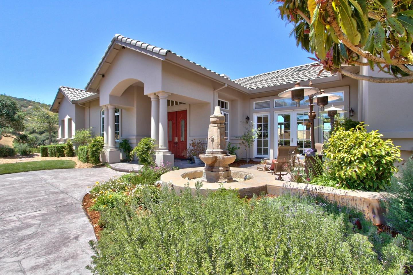 19823 Spring Ridge Terrace Salinas, CA 93908 - Photo 4 of 39 Gallery Image 4