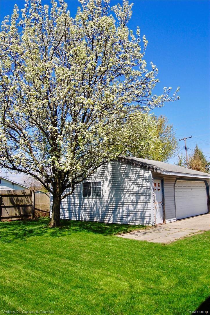 3564 South Merriman Road Wayne, MI 48184 - Photo 24 of 27 fullsizeoutput_12d3.jpeg