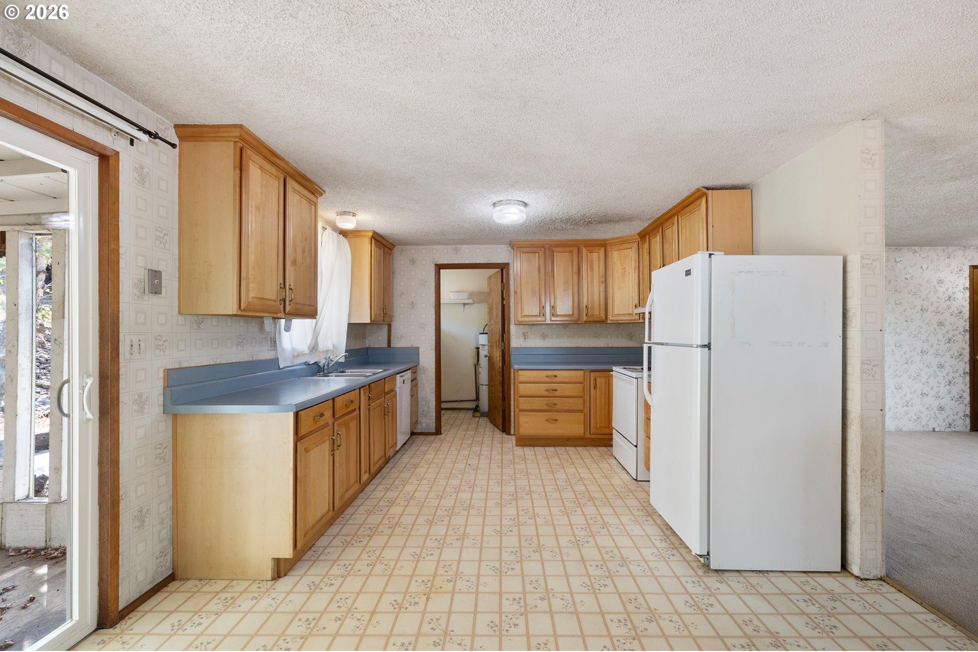 4545 Northeast Ridenour Street Winchester, OR 97495 - Photo 12 of 29 Gallery Image 12