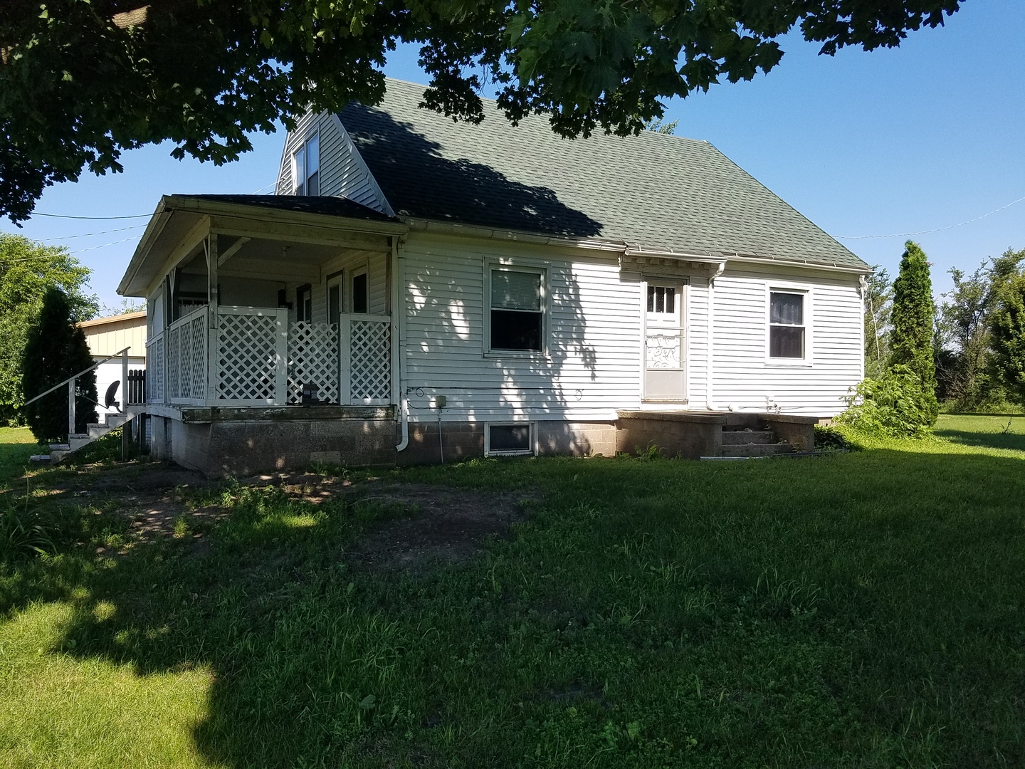 22581 Ridge Road Sterling, IL 61081 - Photo 1 of 19 Gallery Image 1