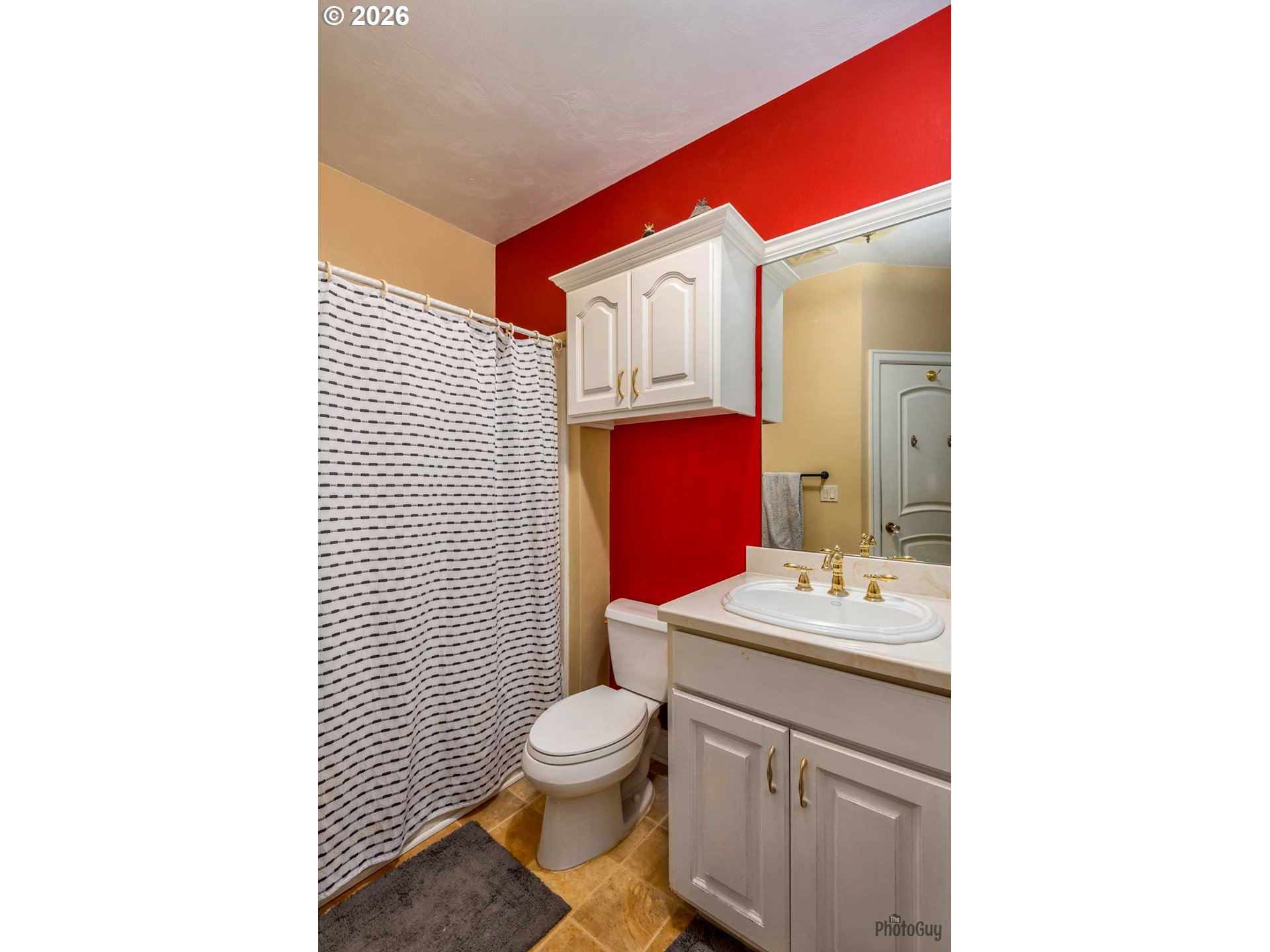6171 Fernhill Loop Springfield, OR 97478 - Photo 23 of 37 Bathroom