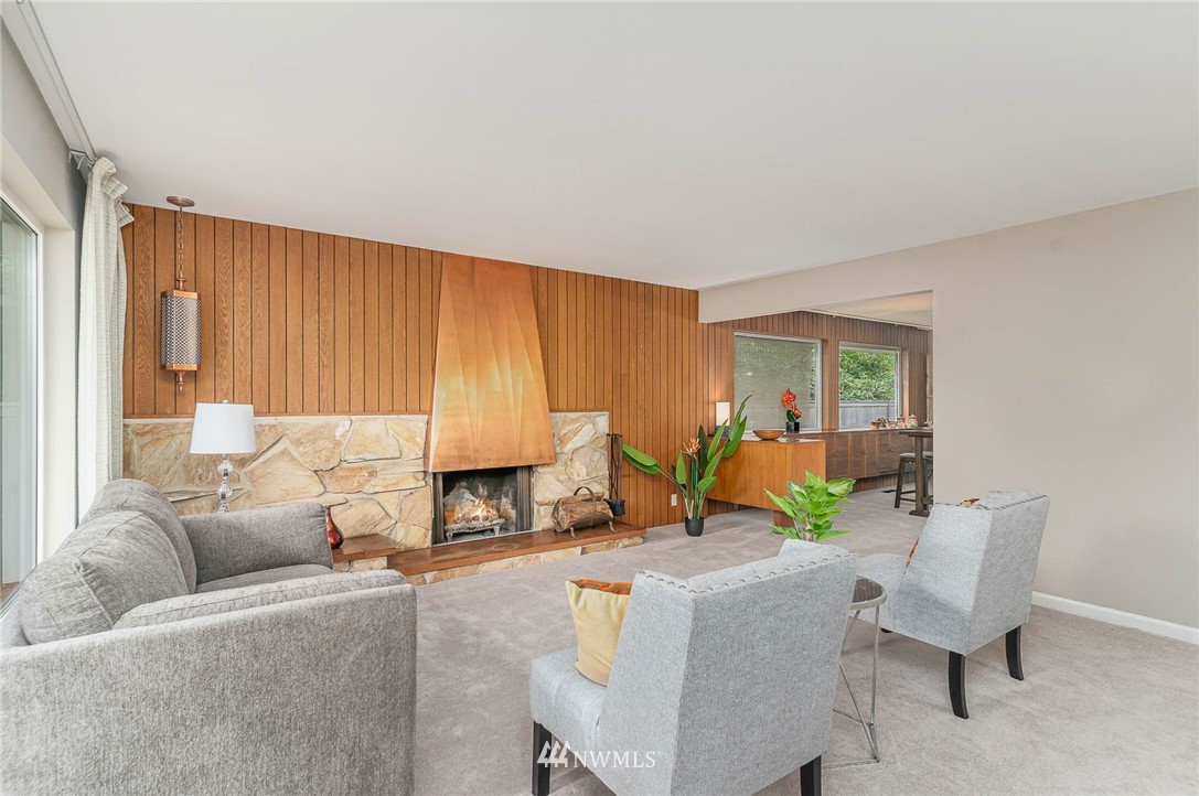 4954 Southwest Forney Street Seattle, WA 98116 - Photo 2 of 23 Gallery Image 2