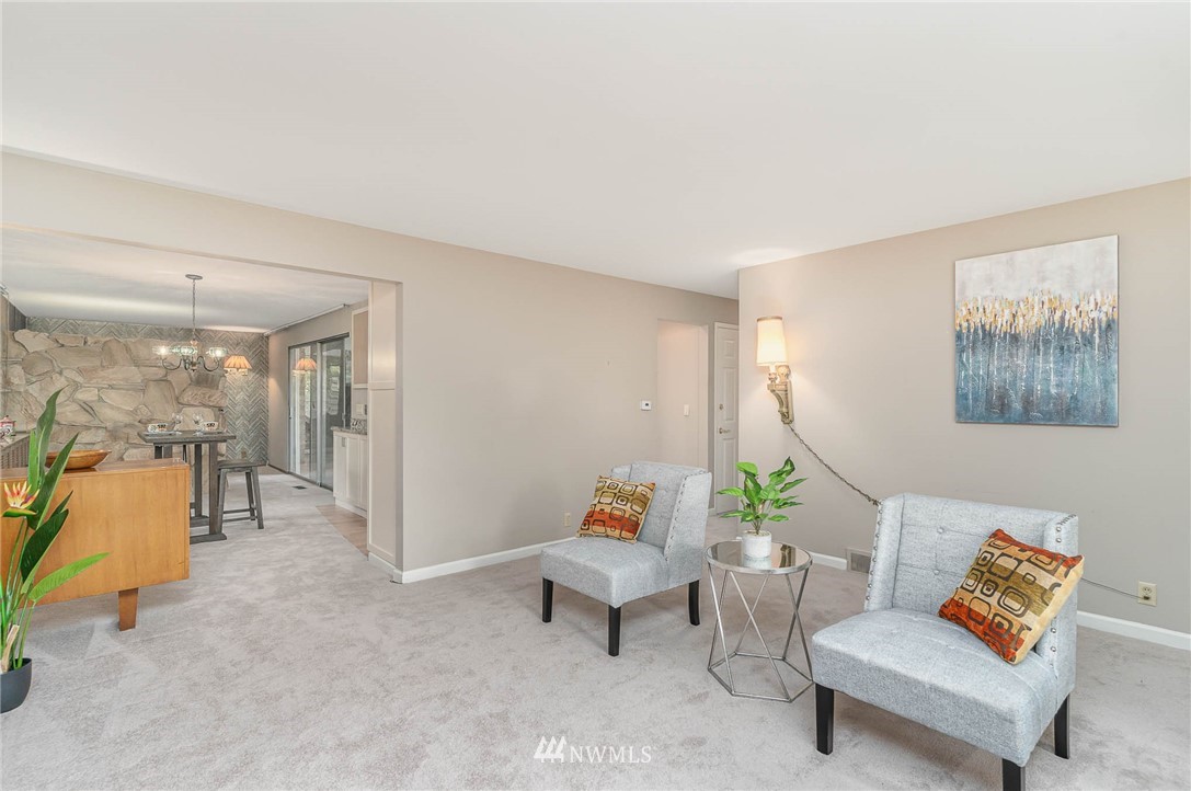 4954 Southwest Forney Street Seattle, WA 98116 - Photo 4 of 23 Gallery Image 4