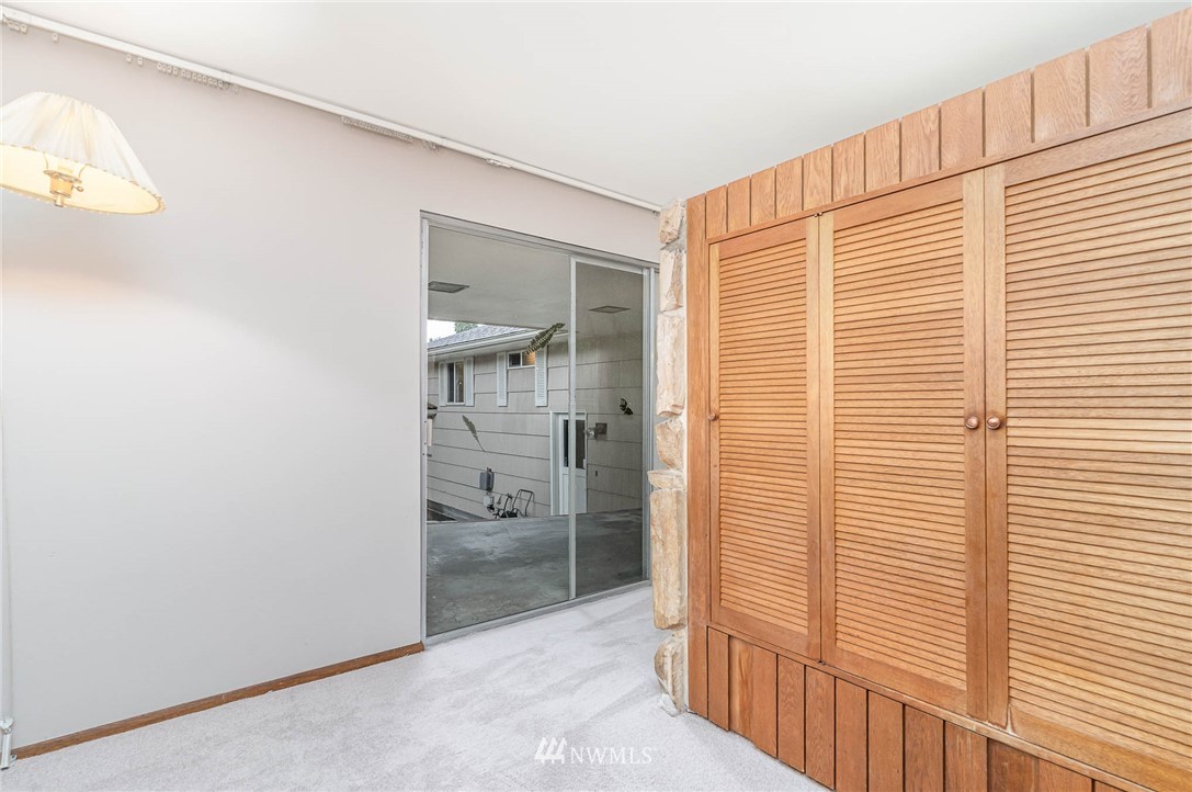 4954 Southwest Forney Street Seattle, WA 98116 - Photo 9 of 23 Gallery Image 9