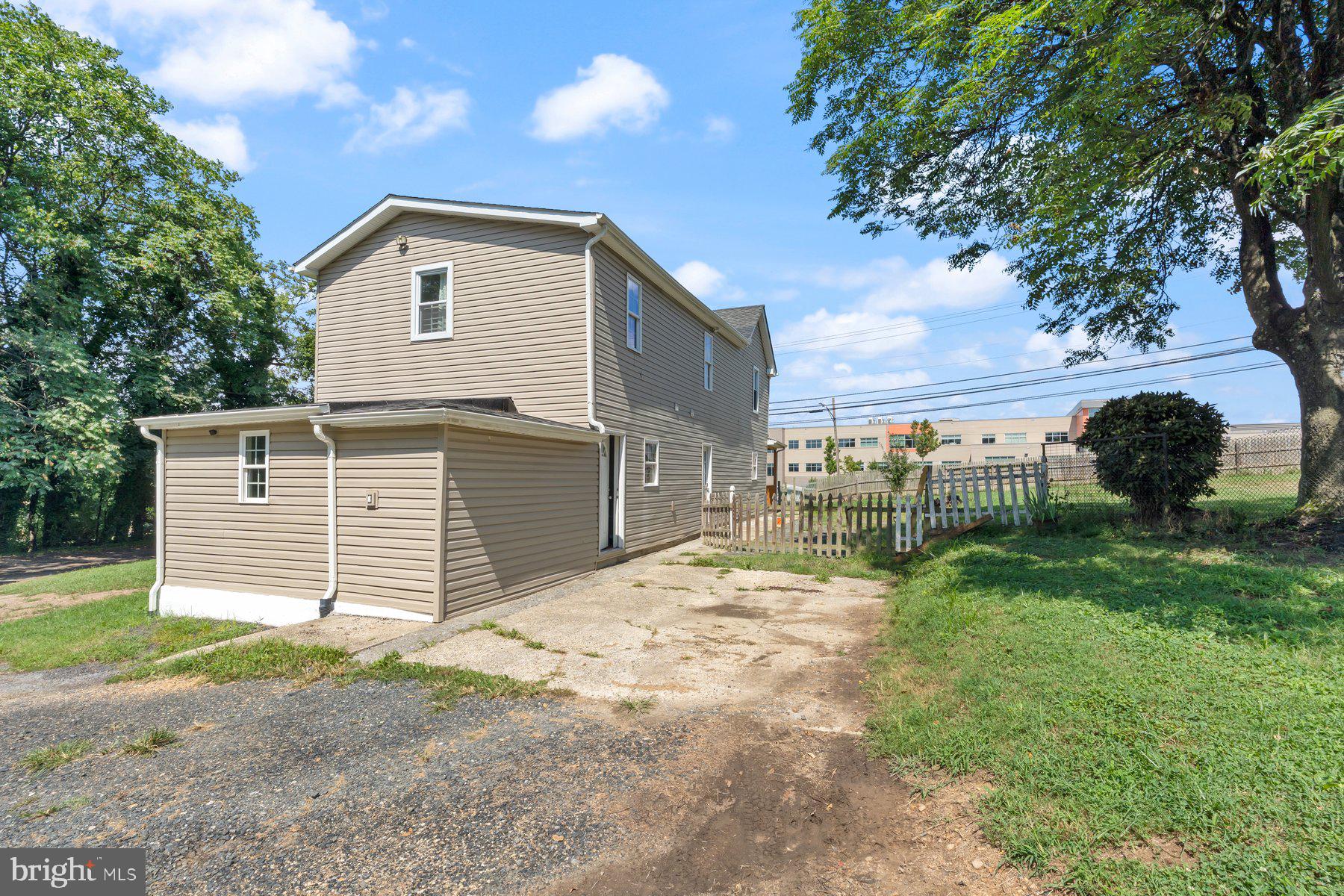 4400 6th Street Baltimore, MD 21225 - Photo 35 of 45 a view of a backyard