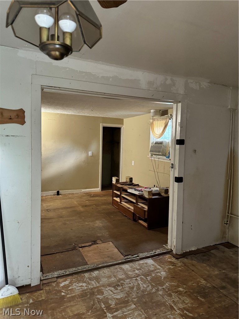 4034 Pardee Road Stow, OH 44224 - Photo 9 of 15 View of corridor