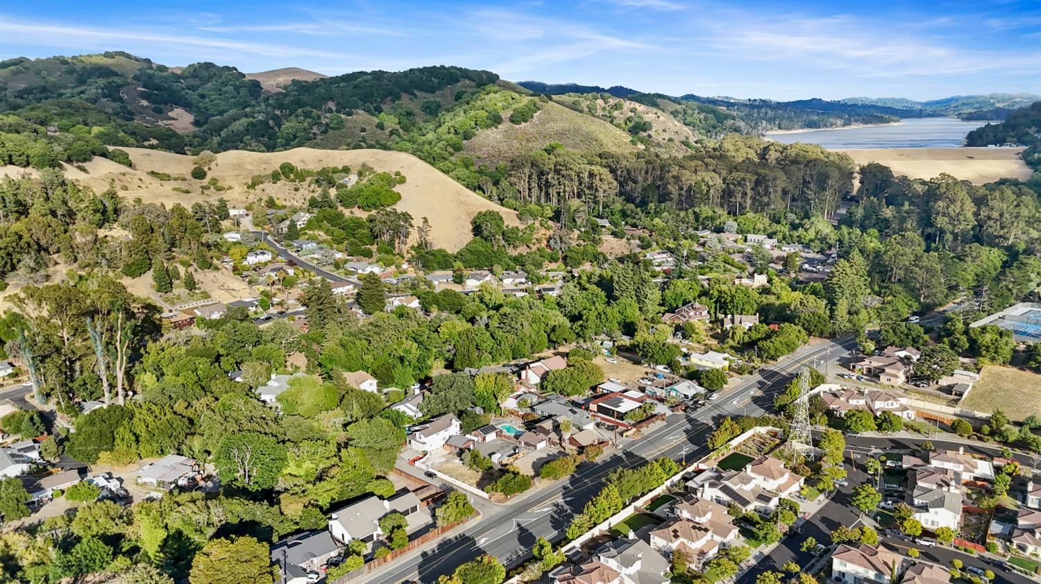 615 Stanley Lane El Sobrante, CA 94803 - Photo 36 of 39 a view of a city with mountains in the background