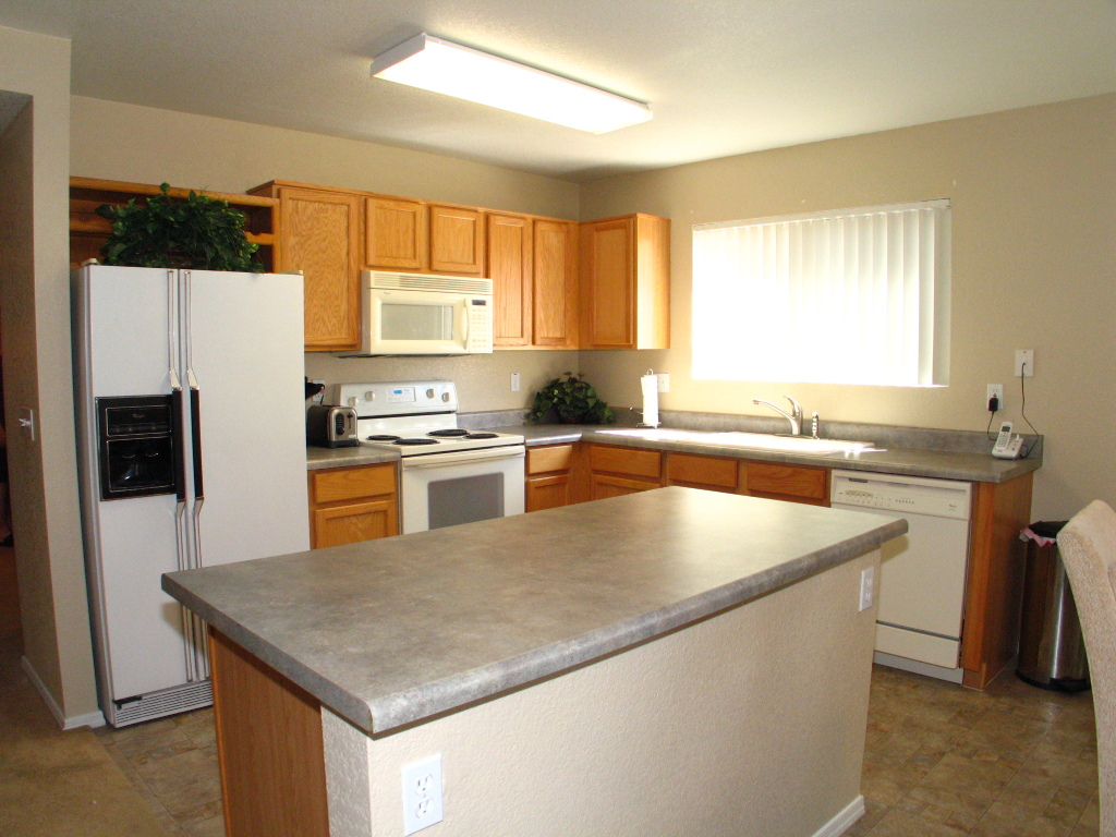 929 East Pedro Road Phoenix, AZ 85042 - Photo 5 of 13 b