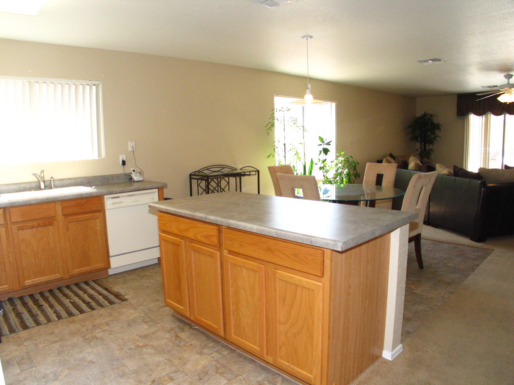 929 East Pedro Road Phoenix, AZ 85042 - Photo 6 of 13 ba