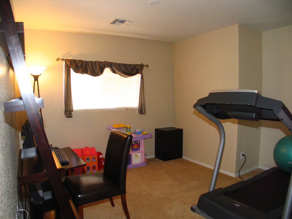 929 East Pedro Road Phoenix, AZ 85042 - Photo 9 of 13 g