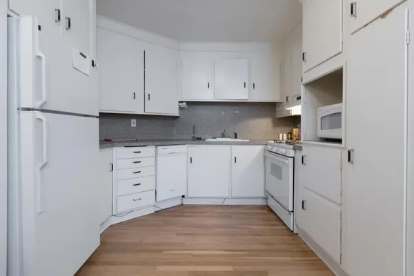 $5,500 | 290 Commonwealth Avenue, Unit A, Boston, MA 02115