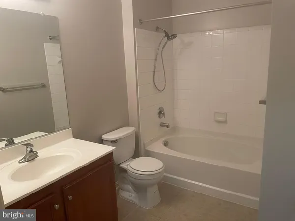 $2,000 | 2665 Prosperity Avenue, Unit 126, Fairfax, VA 22031