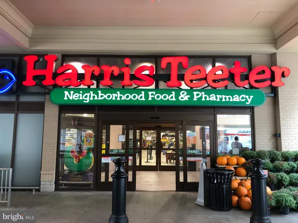 $2,000 | 2665 Prosperity Avenue, Unit 126, Fairfax, VA 22031