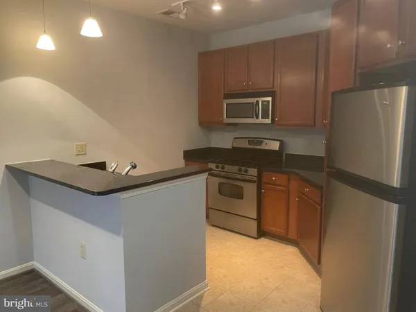 $2,000 | 2665 Prosperity Avenue, Unit 126, Fairfax, VA 22031