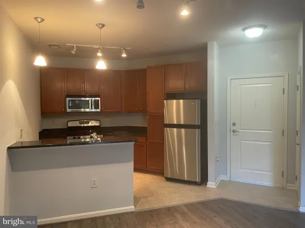 $2,000 | 2665 Prosperity Avenue, Unit 126, Fairfax, VA 22031