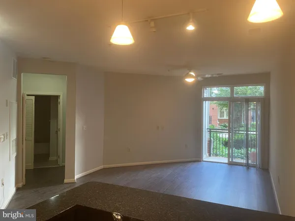 $2,000 | 2665 Prosperity Avenue, Unit 126, Fairfax, VA 22031