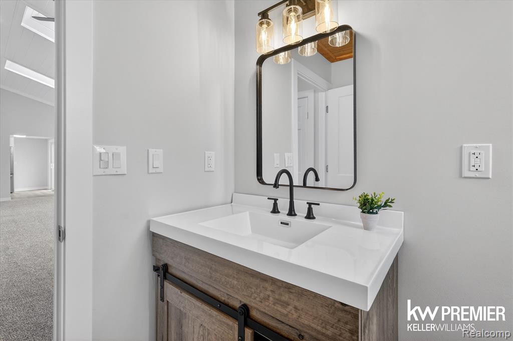 5658 Crescent Road Waterford, MI 48327 - Photo 18 of 40 Gallery Image 18
