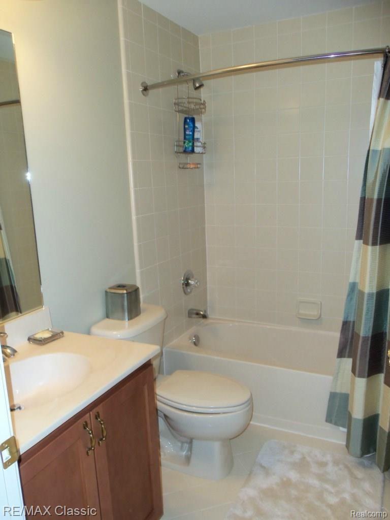 24881 Reeds Pointe Drive, Unit 17 Novi, MI 48374 - Photo 21 of 31 3RD FULL BATHROOM IN BASEMENT