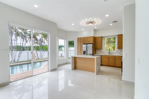 $7,000 | 5363 Southwest 38th Avenue, Hollywood, FL 33312