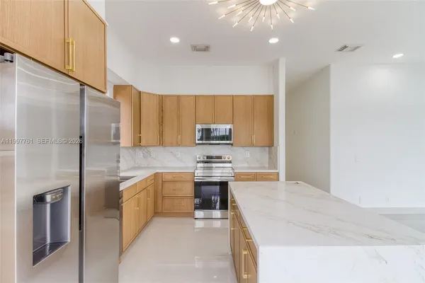 $7,000 | 5363 Southwest 38th Avenue, Hollywood, FL 33312