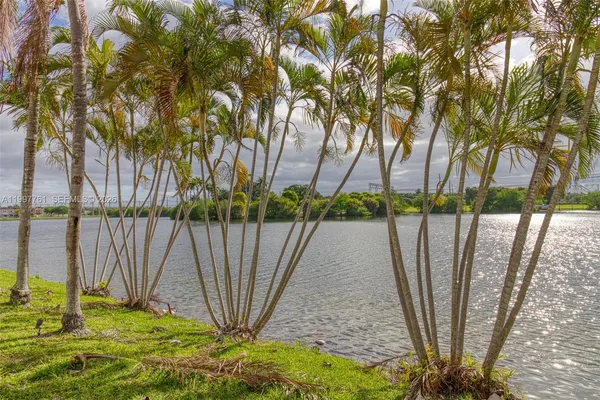 $7,000 | 5363 Southwest 38th Avenue, Hollywood, FL 33312