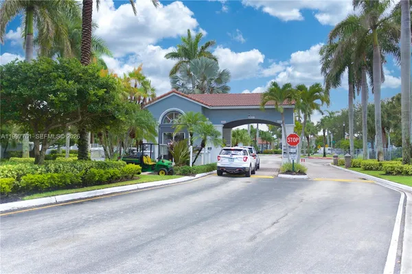 $7,000 | 5363 Southwest 38th Avenue, Hollywood, FL 33312