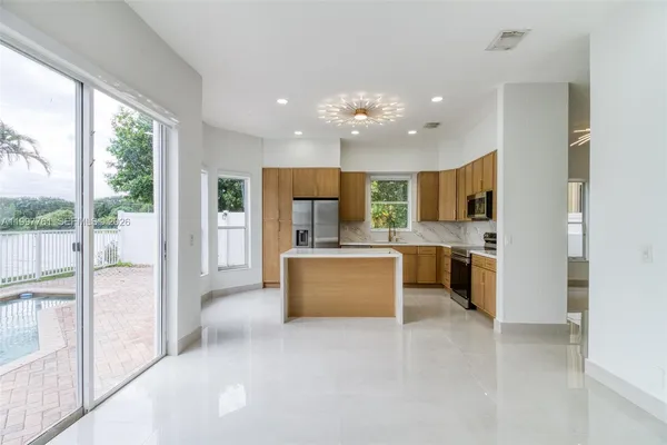 $7,000 | 5363 Southwest 38th Avenue, Hollywood, FL 33312