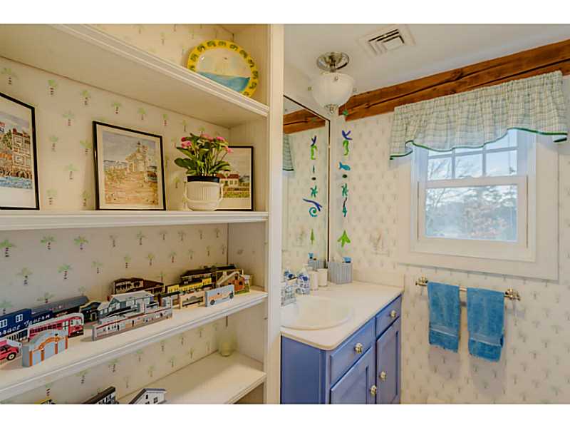 6 Round Hill Road Westerly, RI 02891 - Photo 24 of 25 Bathroom.