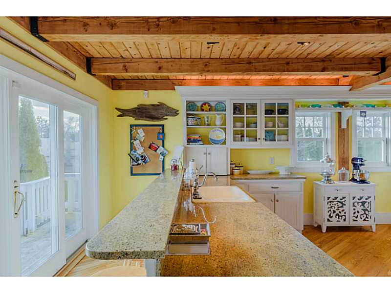6 Round Hill Road Westerly, RI 02891 - Photo 4 of 25 Kitchen.