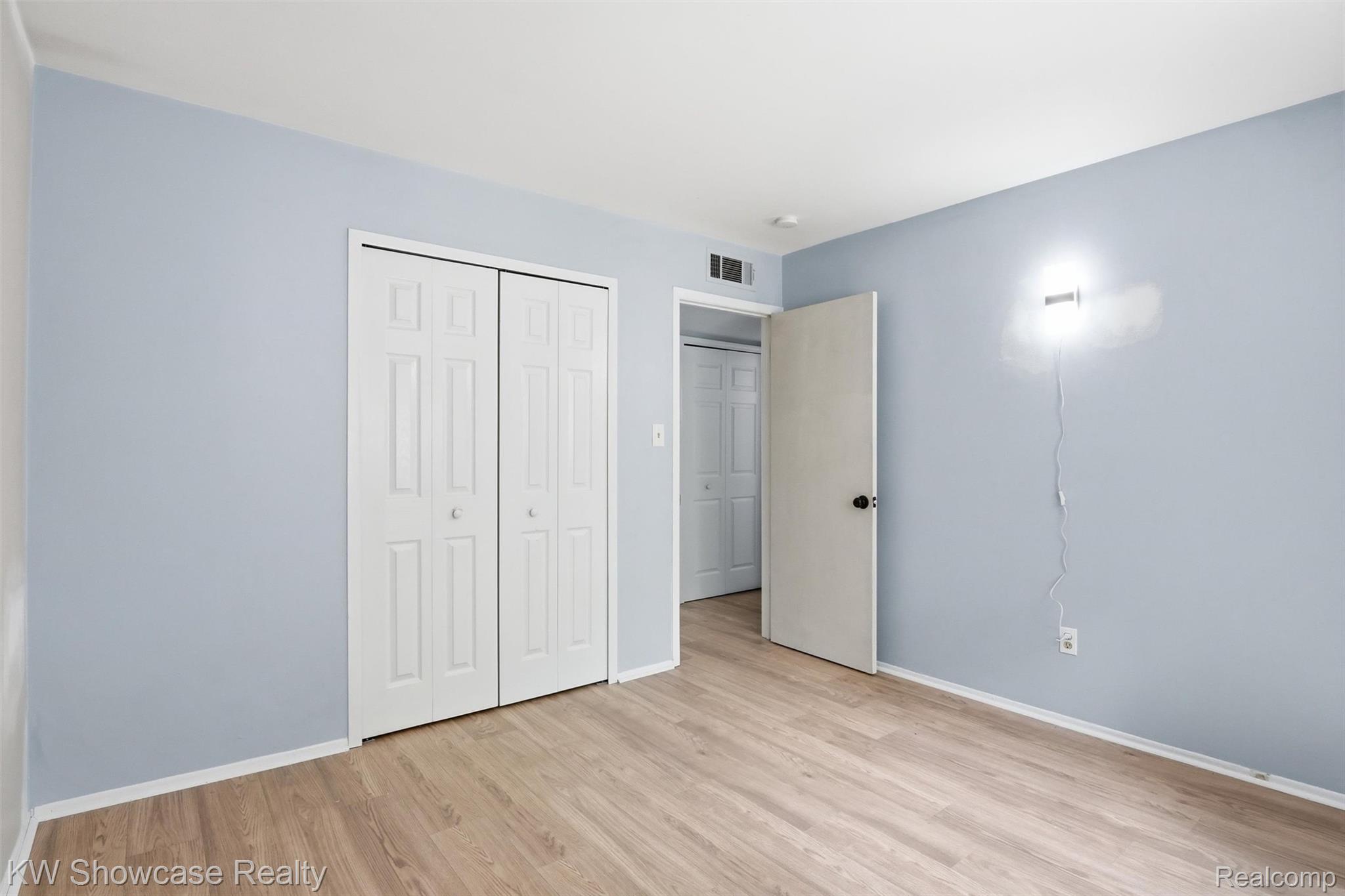 801 Farnsworth Road White Lake, MI 48386 - Photo 20 of 30 24-DSC02324.jpg