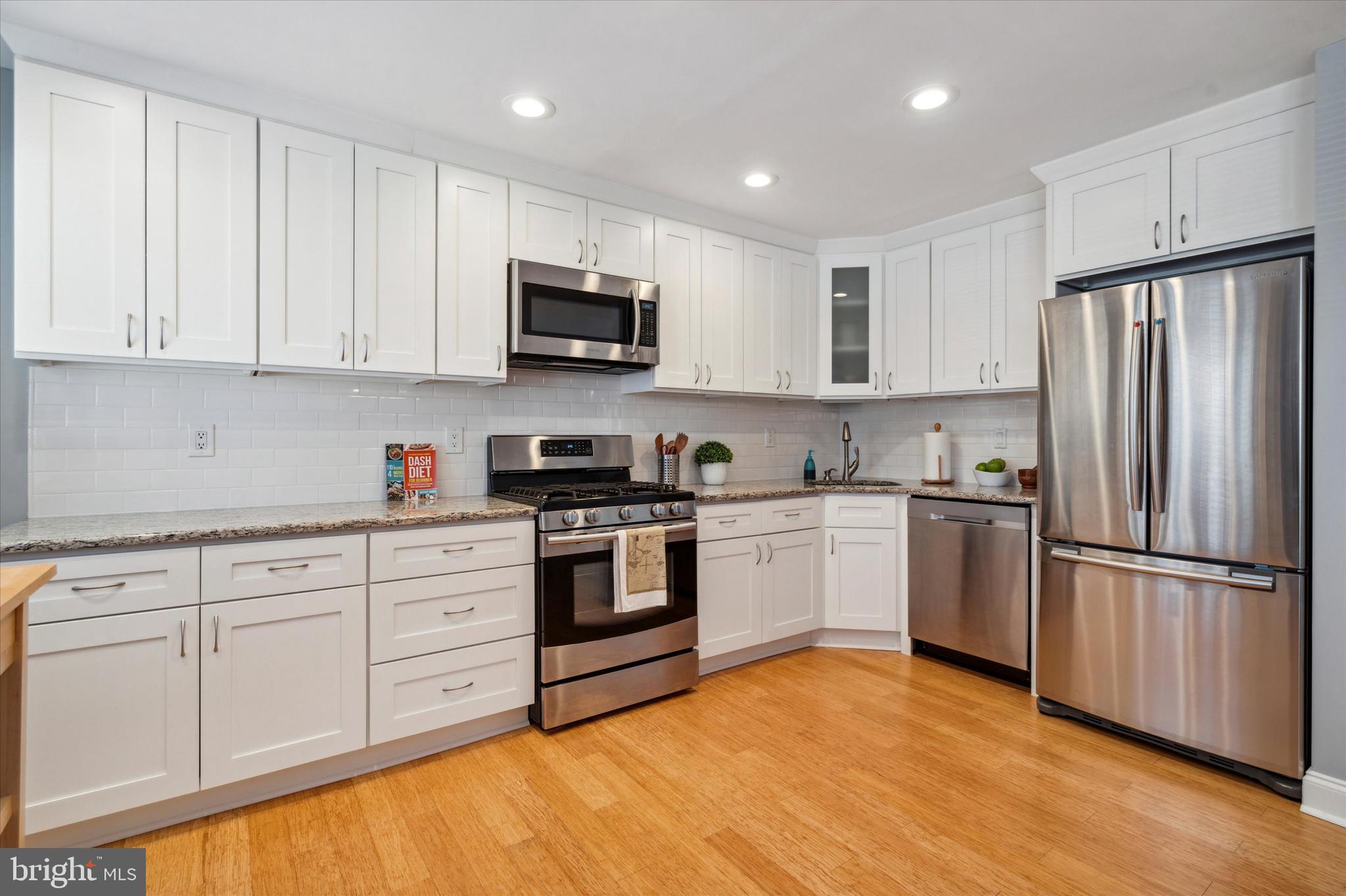 12433 Sweet Briar Road Philadelphia, PA 19154 - Photo 2 of 21