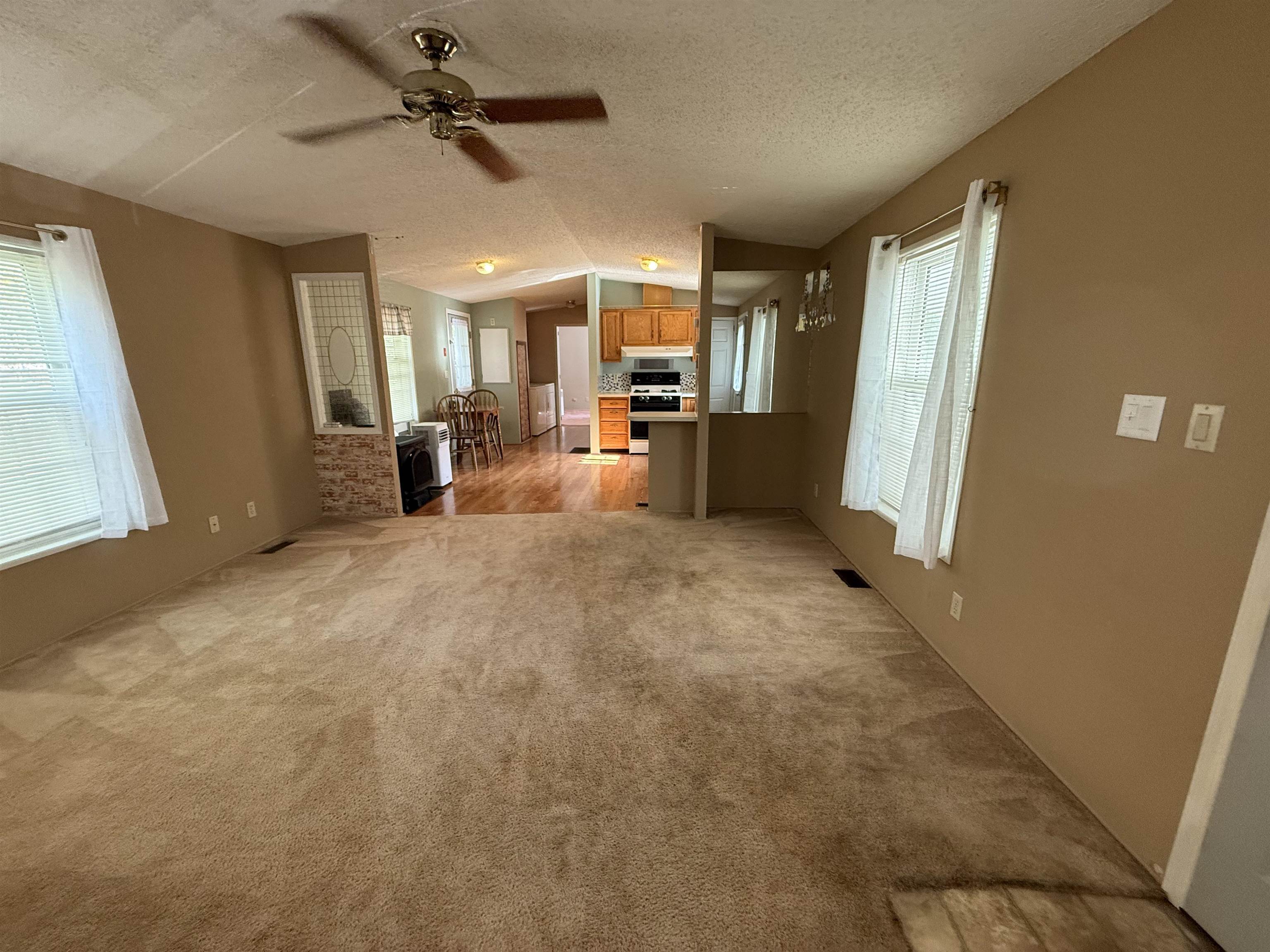 101 Robin Hood Lane Exeter, NH 03833 - Photo 3 of 17