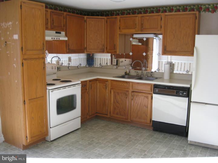 135 Media Road Oxford, PA 19363 - Photo 6 of 25 Gallery Image 6